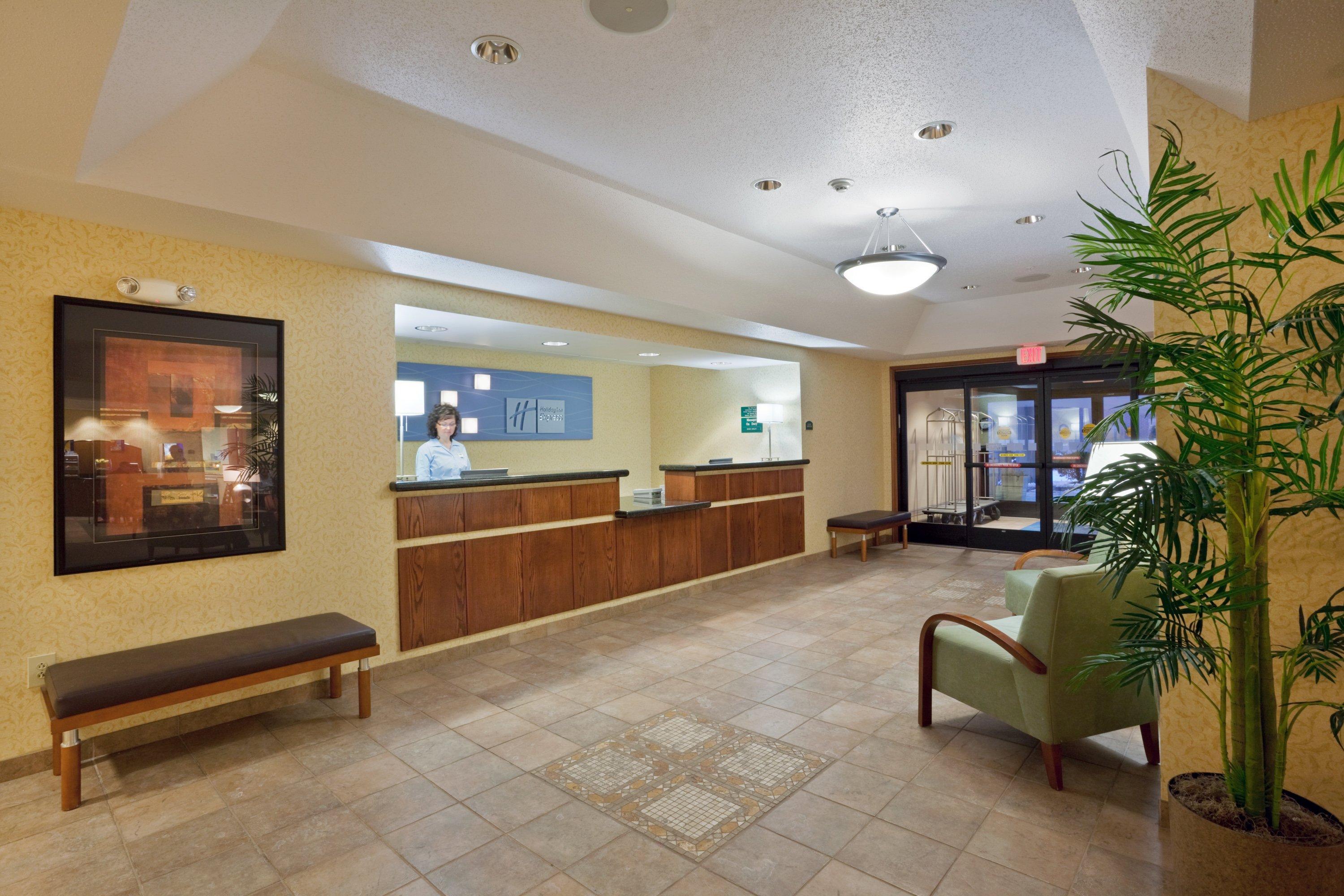 Holiday Inn Express Kansas City - At The Legends! By Ihg Bonner Springs Extérieur photo