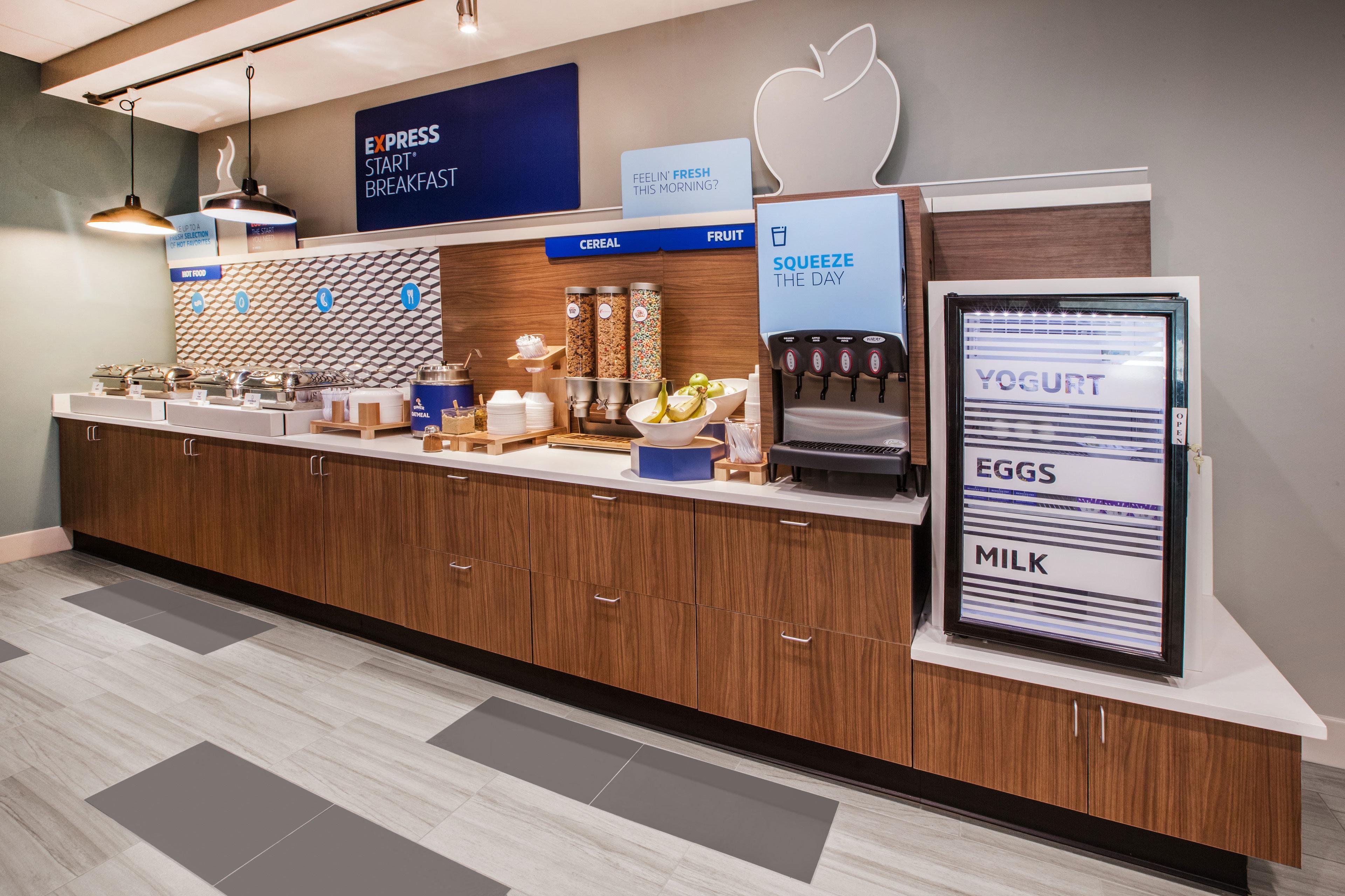 Holiday Inn Express Kansas City - At The Legends! By Ihg Bonner Springs Extérieur photo