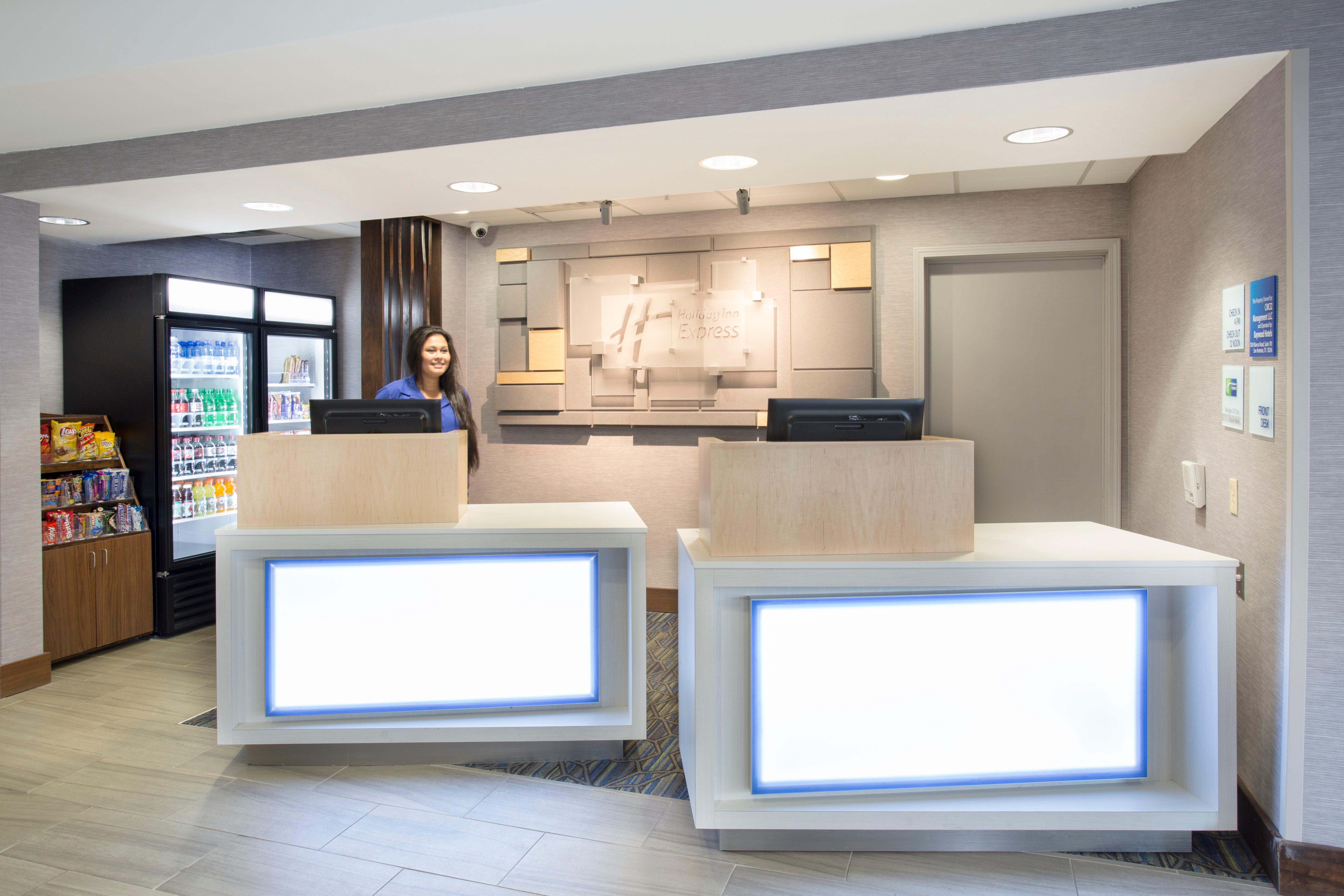 Holiday Inn Express Kansas City - At The Legends! By Ihg Bonner Springs Extérieur photo