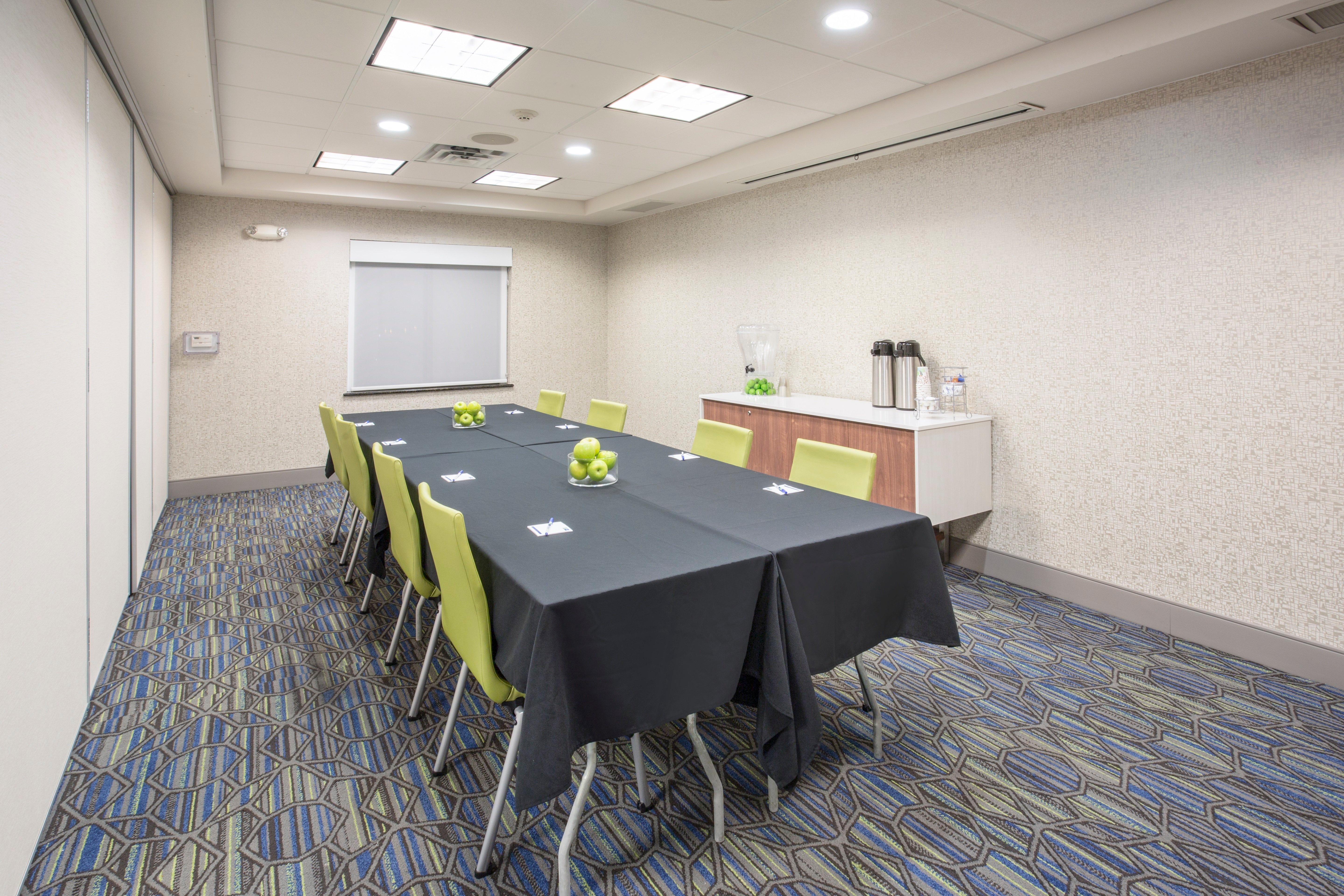 Holiday Inn Express Kansas City - At The Legends! By Ihg Bonner Springs Extérieur photo